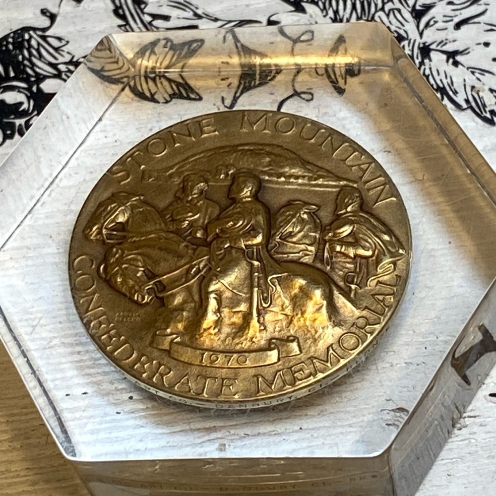 🍇Stone Mountain 1970 Confederate Memorial Medallic Art Co Paper Weight